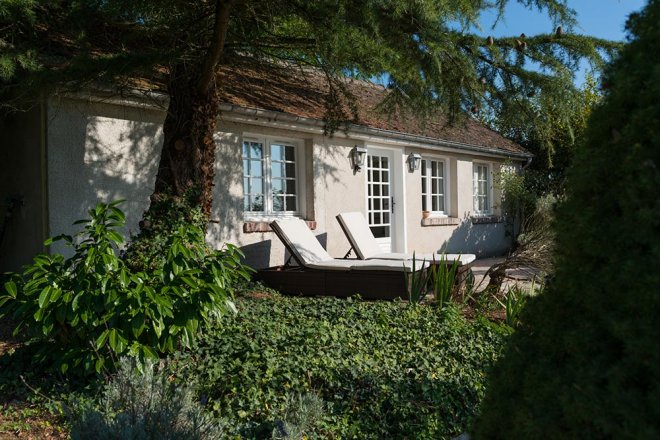 lodge-framboise-jardin-solarium-terrasse-transat