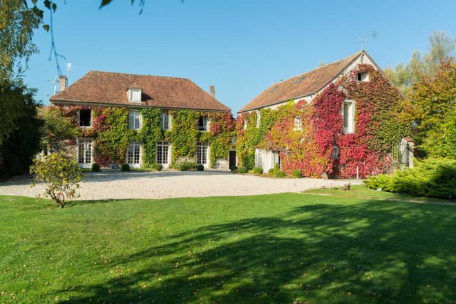 seminaire-salle-maison-maitre-corps-ferme-nature-vegetation-charme