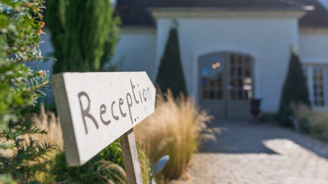 hotel-restaurant-panneau-reception-entree